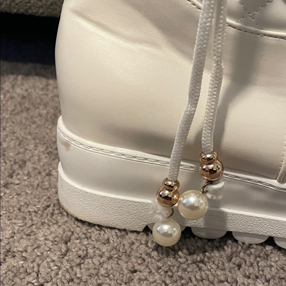 White Quilted Fur Trim Boots - Picture 4 of 10